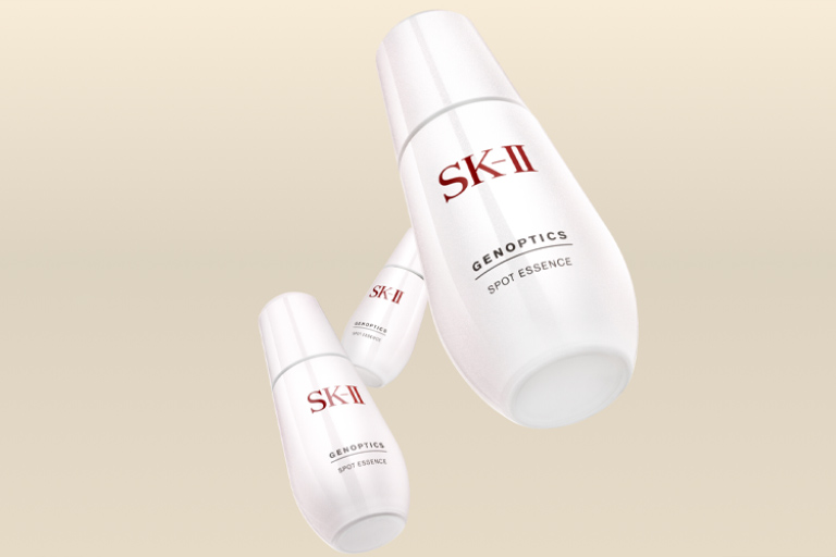 Serum trị nám SK II Genoptics Spot Essence là sản phẩm cao cấp